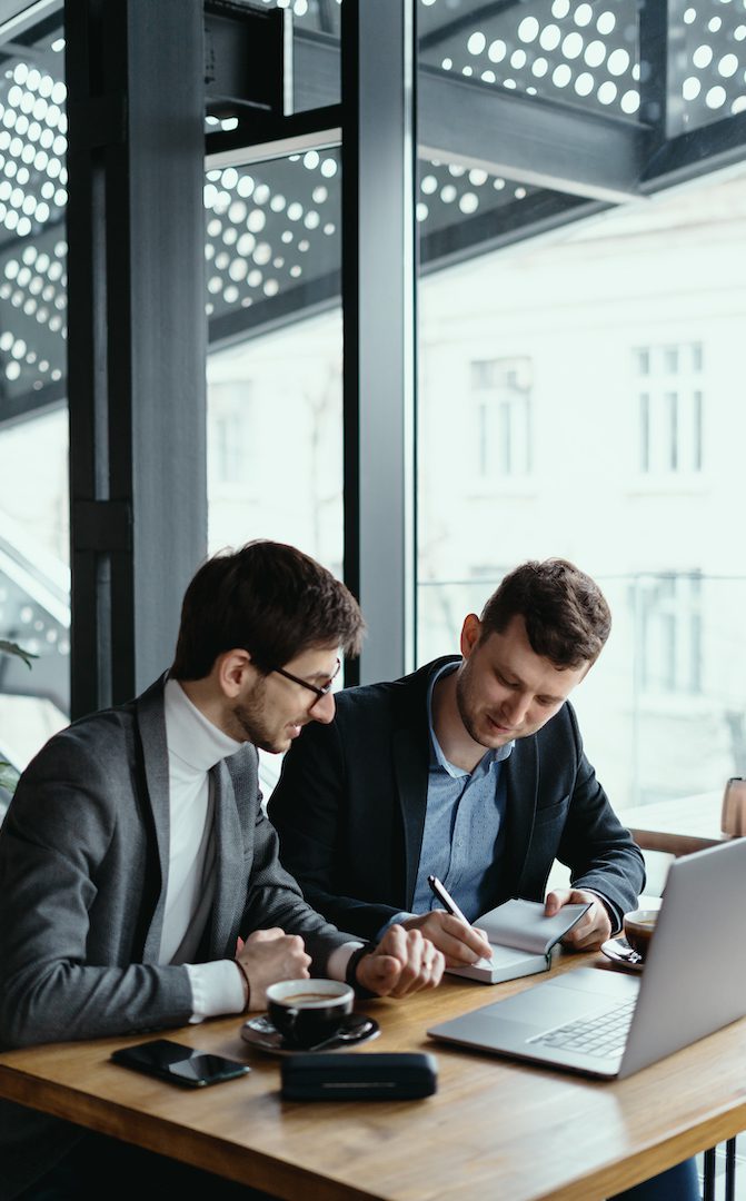 ingénieurs au travail